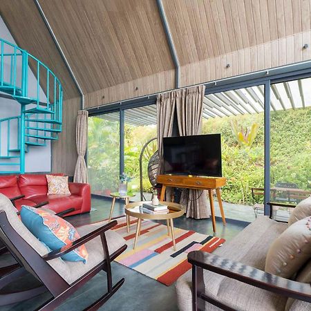Stayvista'S Celeste Villa - Hill-View Retreat With Infinity Pool Nāsik Eksteriør bilde