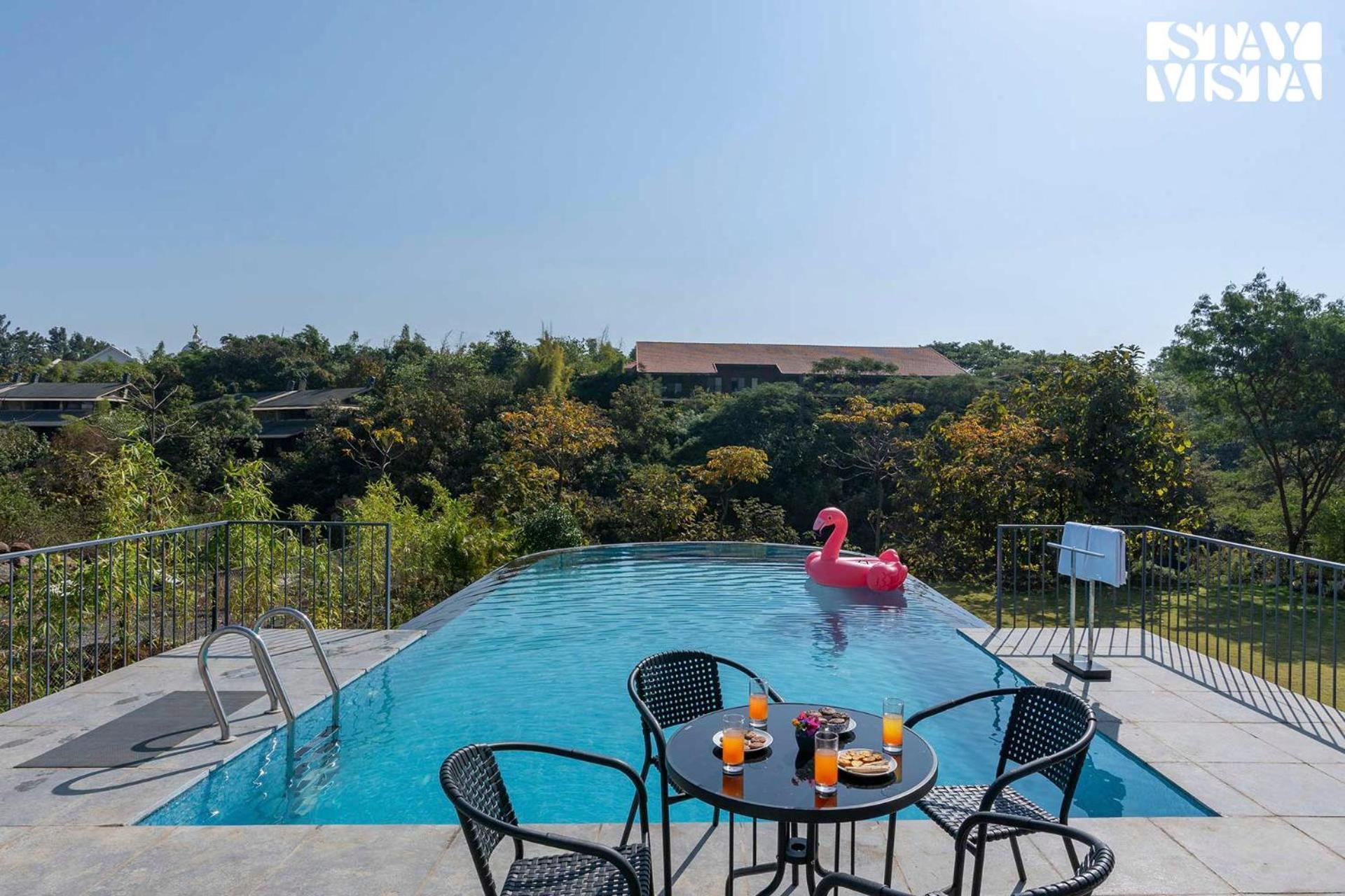 Stayvista'S Celeste Villa - Hill-View Retreat With Infinity Pool Nāsik Eksteriør bilde